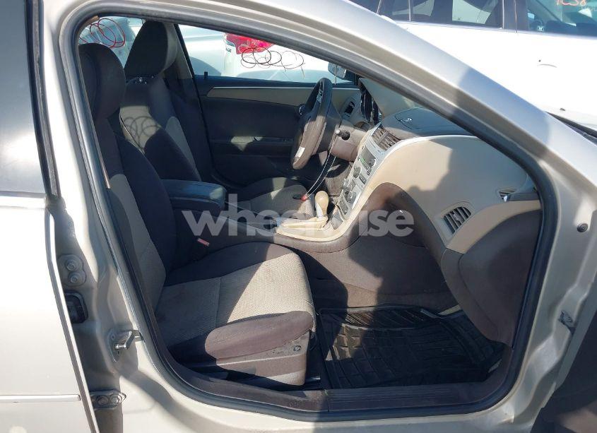 Photo 5 of 2010 Chevrolet Malibu LS (VIN 1G1ZB5EB3AF279492)