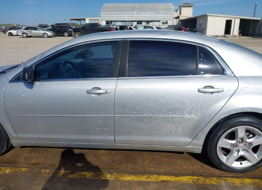 Photo 15 of 2010 Chevrolet Malibu LS (VIN 1G1ZB5EB4A4146901)