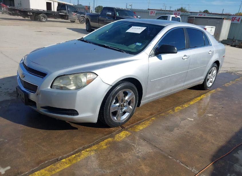 Photo 2 of 2010 Chevrolet Malibu LS (VIN 1G1ZB5EB4A4146901)