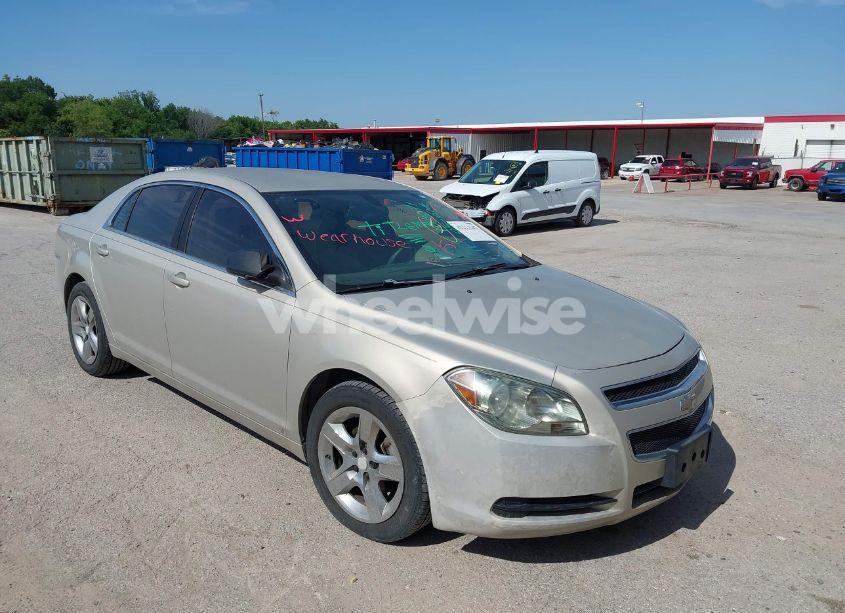 2010 Chevrolet Malibu LS (VIN 1G1ZB5EB4AF104071) main photo