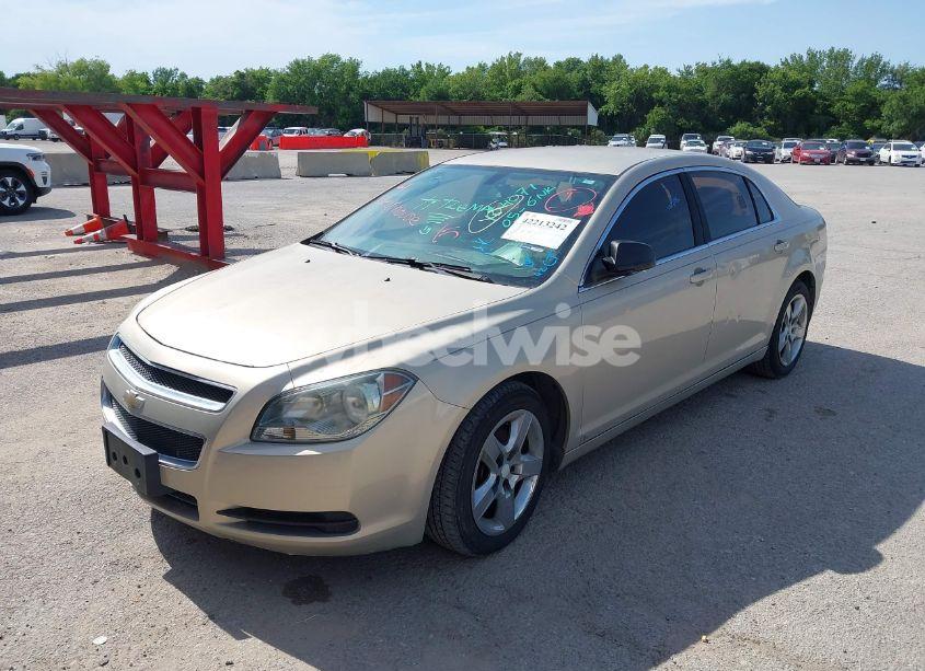 Photo 2 of 2010 Chevrolet Malibu LS (VIN 1G1ZB5EB4AF104071)