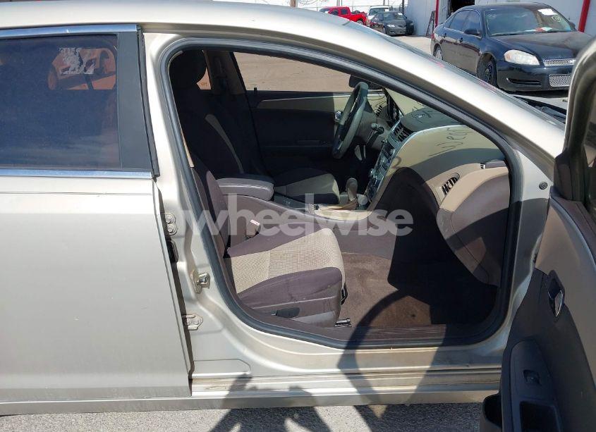 Photo 5 of 2010 Chevrolet Malibu LS (VIN 1G1ZB5EB4AF104071)