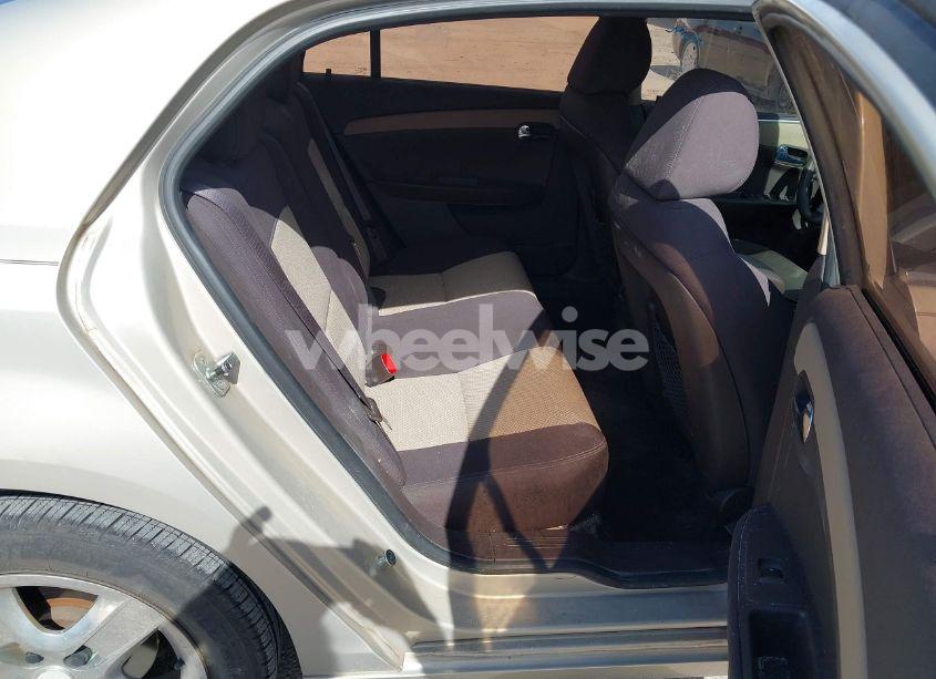 Photo 8 of 2010 Chevrolet Malibu LS (VIN 1G1ZB5EB4AF104071)