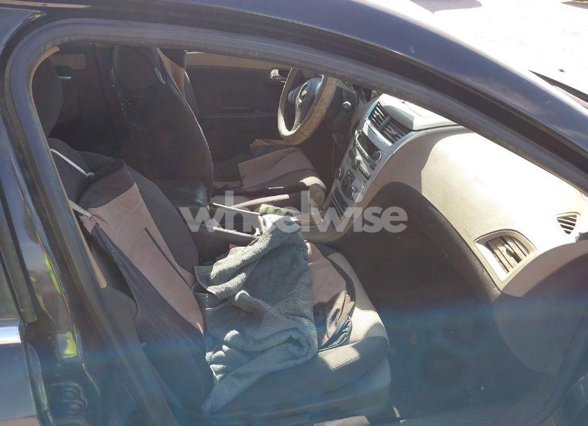 Photo 5 of 2010 Chevrolet Malibu LS (VIN 1G1ZB5EB4AF111294)