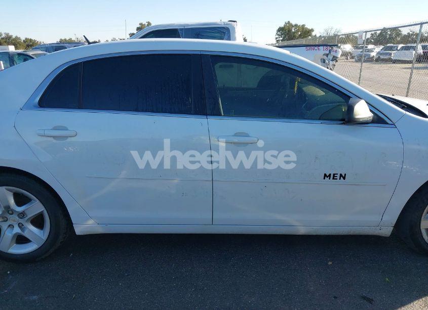 Photo 13 of 2010 Chevrolet Malibu LS (VIN 1G1ZB5EB4AF235274)