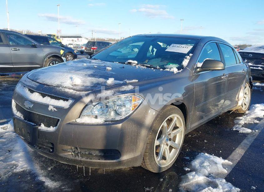 Photo 2 of 2010 Chevrolet Malibu LS (VIN 1G1ZB5EB4AF235744)