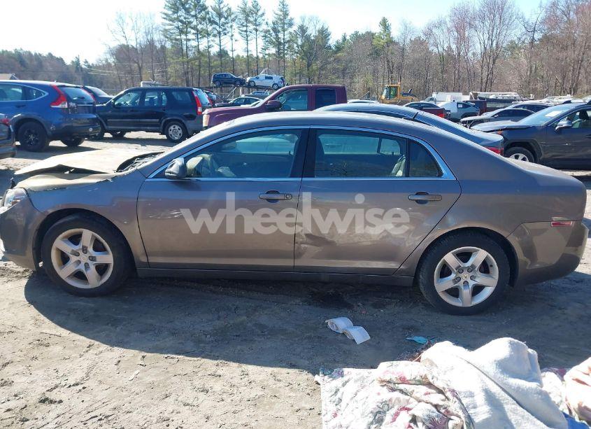 Photo 13 of 2010 Chevrolet Malibu LS (VIN 1G1ZB5EB5AF136723)