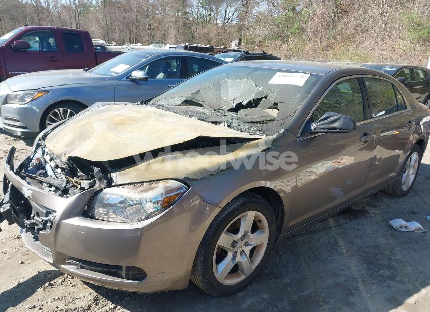 Photo 2 of 2010 Chevrolet Malibu LS (VIN 1G1ZB5EB5AF136723)