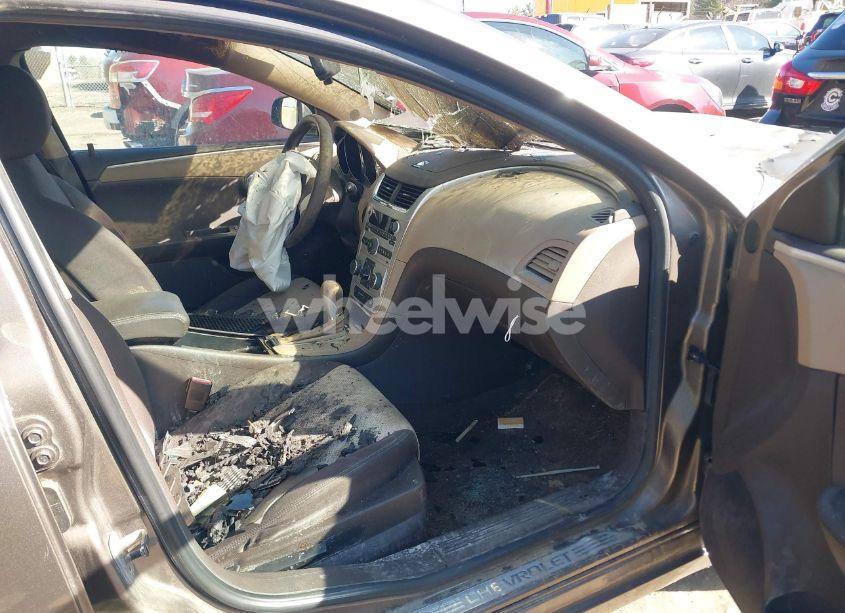 Photo 5 of 2010 Chevrolet Malibu LS (VIN 1G1ZB5EB5AF136723)