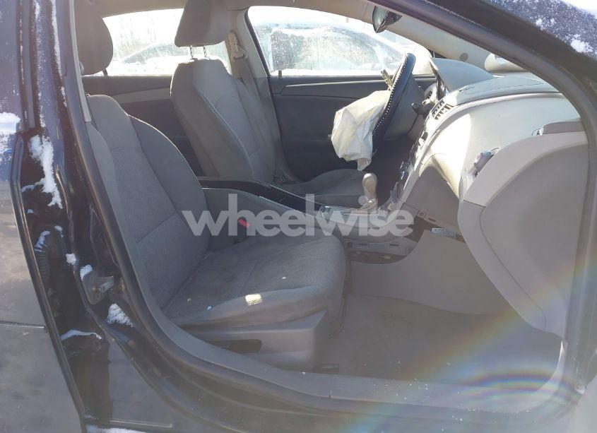 Photo 5 of 2010 Chevrolet Malibu LS (VIN 1G1ZB5EB5AF272642)