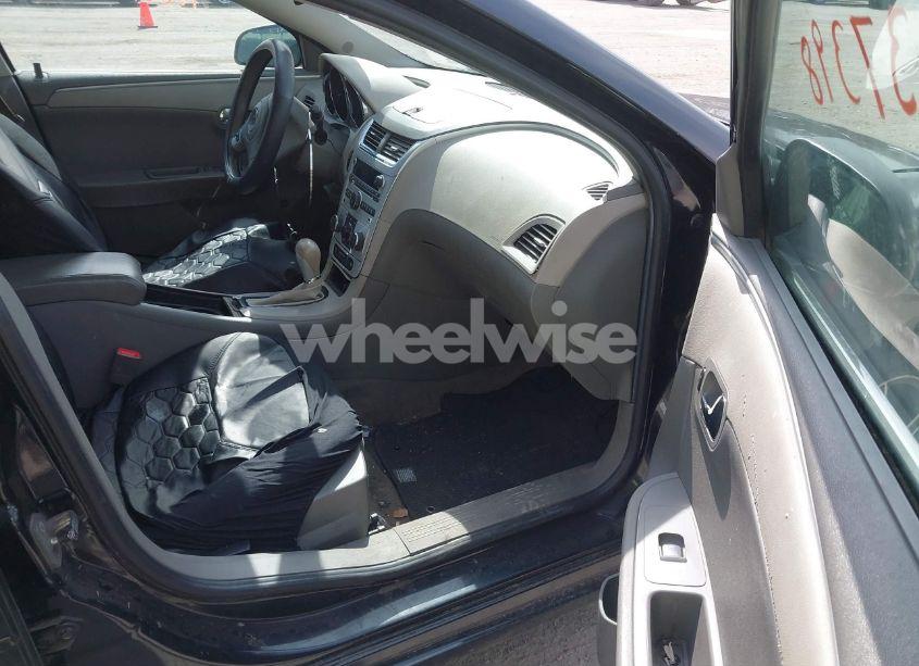 Photo 5 of 2010 Chevrolet Malibu LS (VIN 1G1ZB5EB6AF237897)