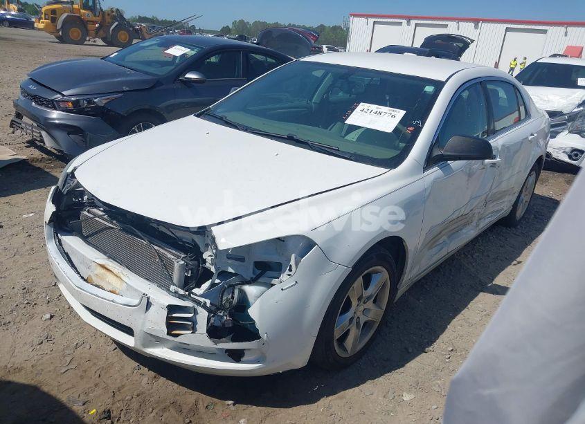 Photo 2 of 2010 Chevrolet Malibu LS (VIN 1G1ZB5EB6AF261679)