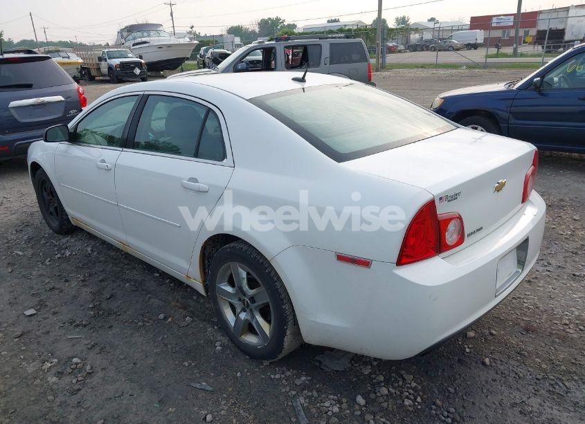 Photo 3 of 2010 Chevrolet Malibu LS (VIN 1G1ZB5EB6AF268972)