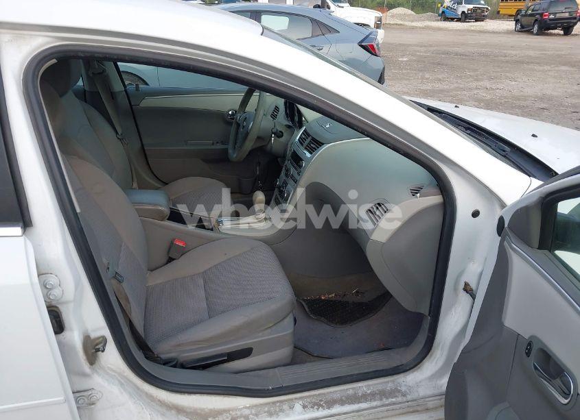 Photo 5 of 2010 Chevrolet Malibu LS (VIN 1G1ZB5EB6AF268972)