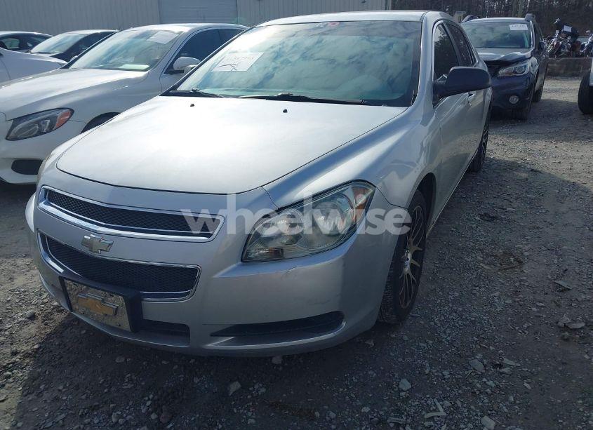 Photo 2 of 2010 Chevrolet Malibu LS (VIN 1G1ZB5EB7A4109678)