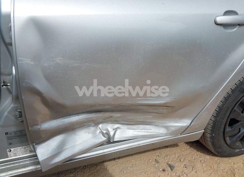 Photo 6 of 2010 Chevrolet Malibu LS (VIN 1G1ZB5EB8A4142043)