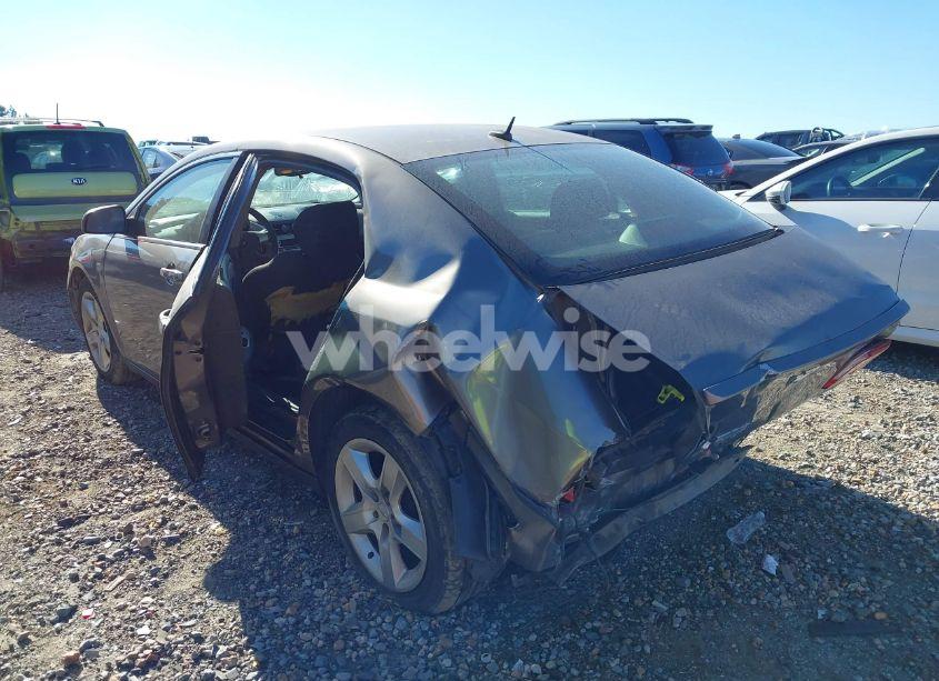 Photo 3 of 2010 Chevrolet Malibu LS (VIN 1G1ZB5EB8AF172759)