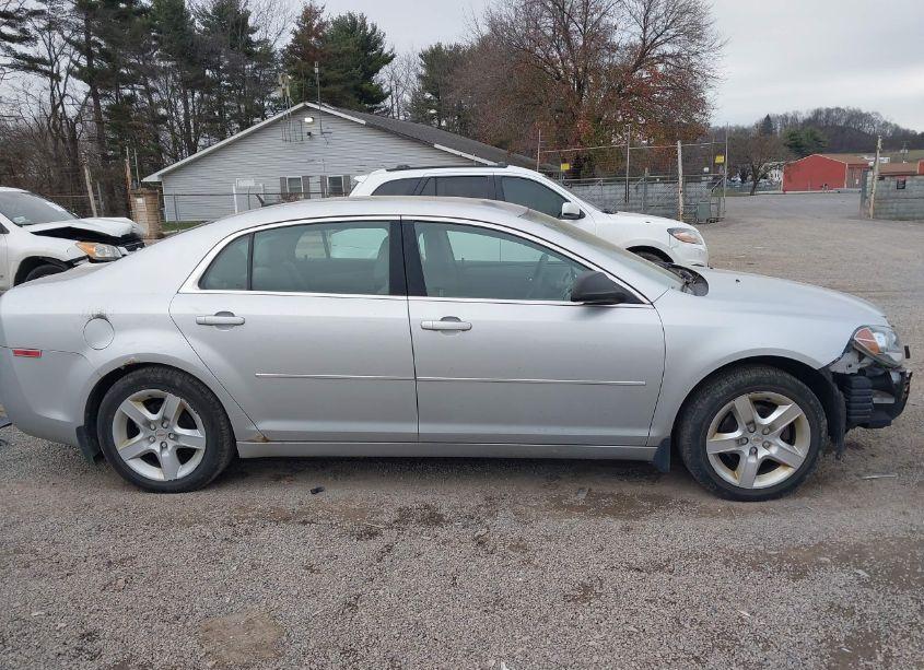 Photo 14 of 2010 Chevrolet Malibu LS (VIN 1G1ZB5EB8AF316049)