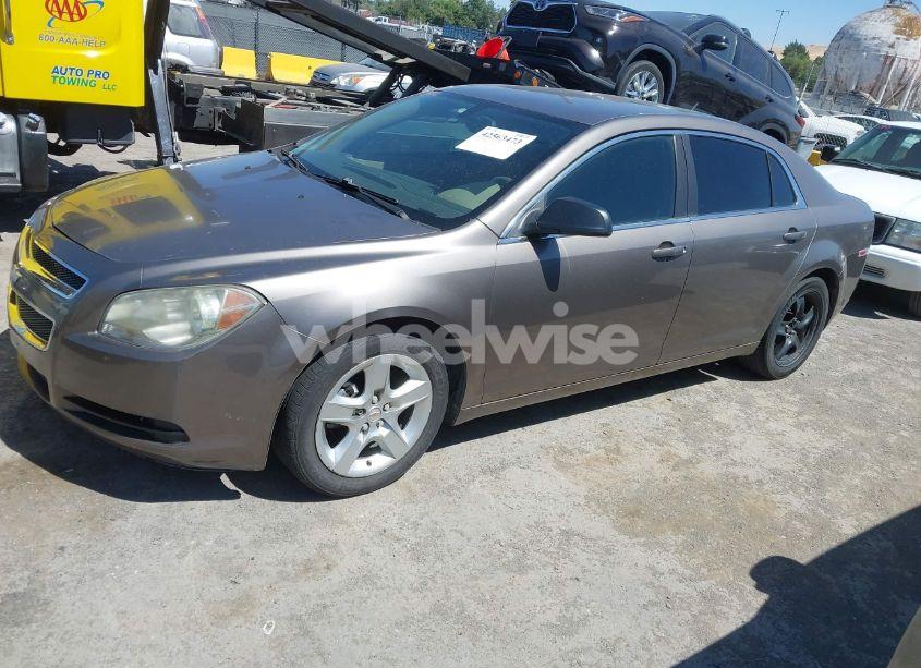 Photo 2 of 2010 Chevrolet Malibu LS (VIN 1G1ZB5EBXAF163304)