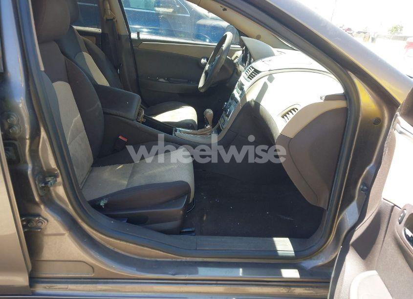 Photo 5 of 2010 Chevrolet Malibu LS (VIN 1G1ZB5EBXAF163304)