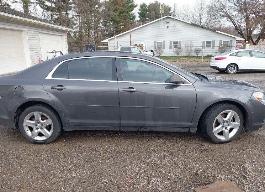 Photo 13 of 2010 Chevrolet Malibu LS (VIN 1G1ZB5EBXAF259269)