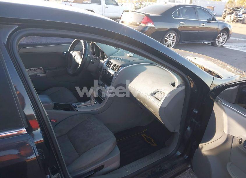 Photo 5 of 2010 Chevrolet Malibu LS (VIN 1G1ZB5EBXAF311175)