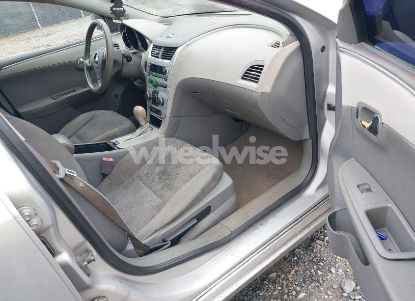 Photo 5 of 2010 Chevrolet Malibu LS (VIN 1G1ZB5EBXAF316098)