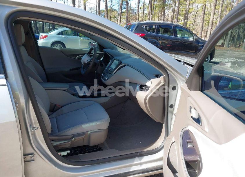 Photo 5 of 2016 Chevrolet Malibu LS (VIN 1G1ZB5ST0GF189867)