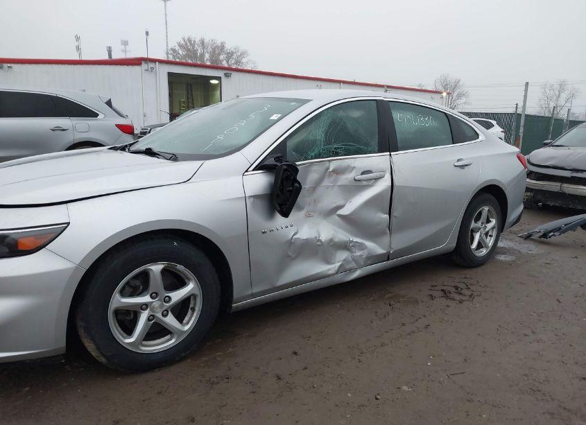 Photo 6 of 2016 Chevrolet Malibu LS (VIN 1G1ZB5ST0GF352081)