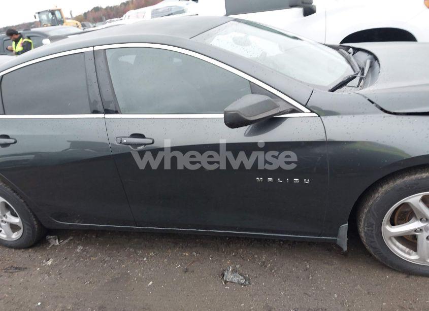 Photo 13 of 2017 Chevrolet Malibu LS (VIN 1G1ZB5ST0HF100543)