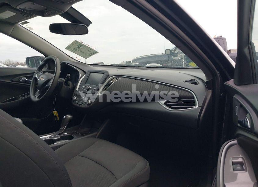 Photo 5 of 2017 Chevrolet Malibu LS (VIN 1G1ZB5ST0HF100543)