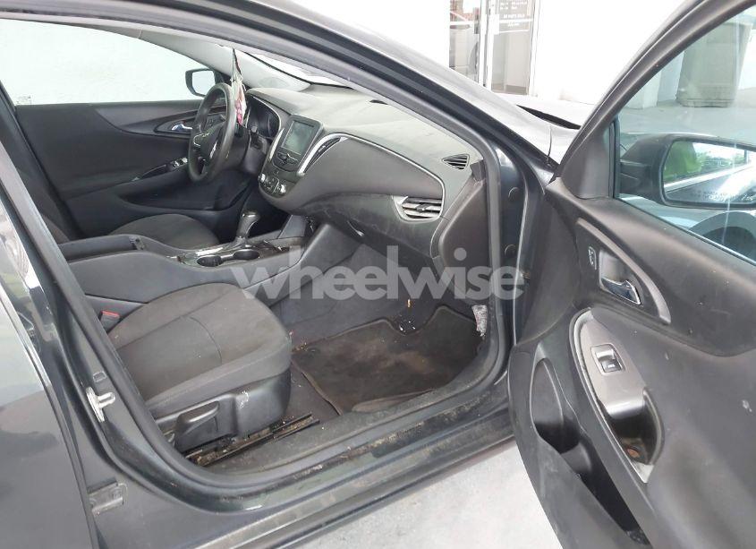 Photo 5 of 2017 Chevrolet Malibu LS (VIN 1G1ZB5ST0HF169734)