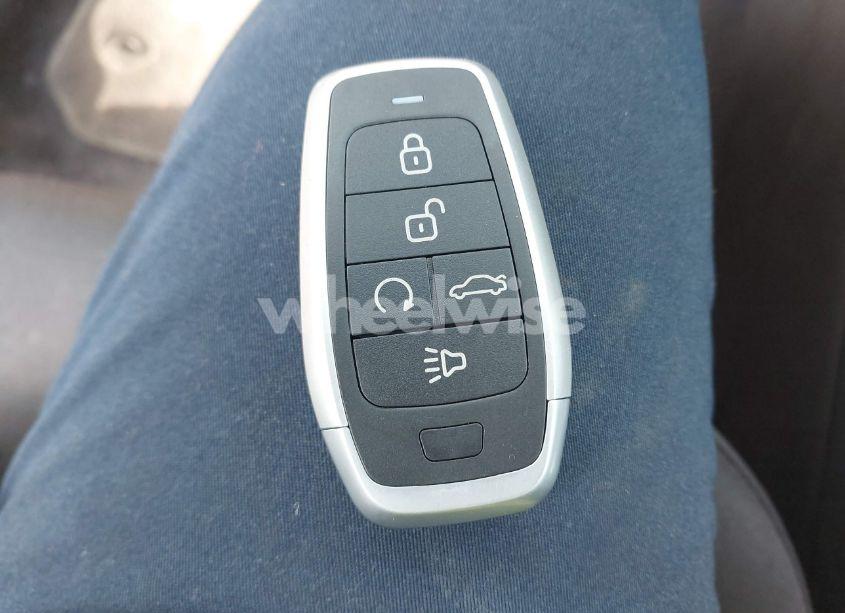 Photo 11 of 2017 Chevrolet Malibu LS (VIN 1G1ZB5ST0HF177929)