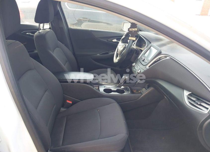 Photo 5 of 2017 Chevrolet Malibu LS (VIN 1G1ZB5ST0HF177929)