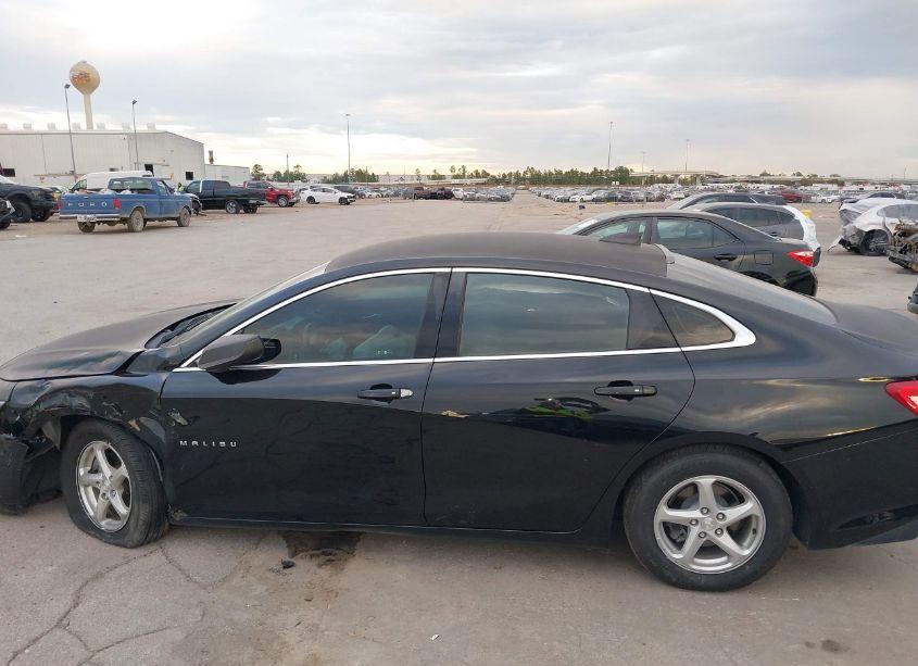 Photo 14 of 2017 Chevrolet Malibu LS (VIN 1G1ZB5ST0HF182063)