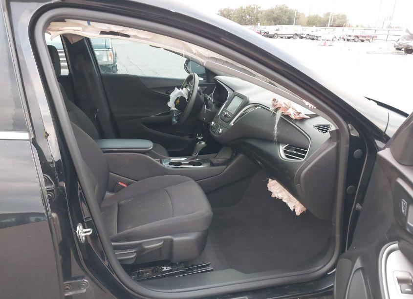 Photo 5 of 2017 Chevrolet Malibu LS (VIN 1G1ZB5ST0HF182063)