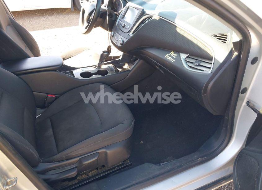 Photo 5 of 2017 Chevrolet Malibu LS (VIN 1G1ZB5ST0HF182516)