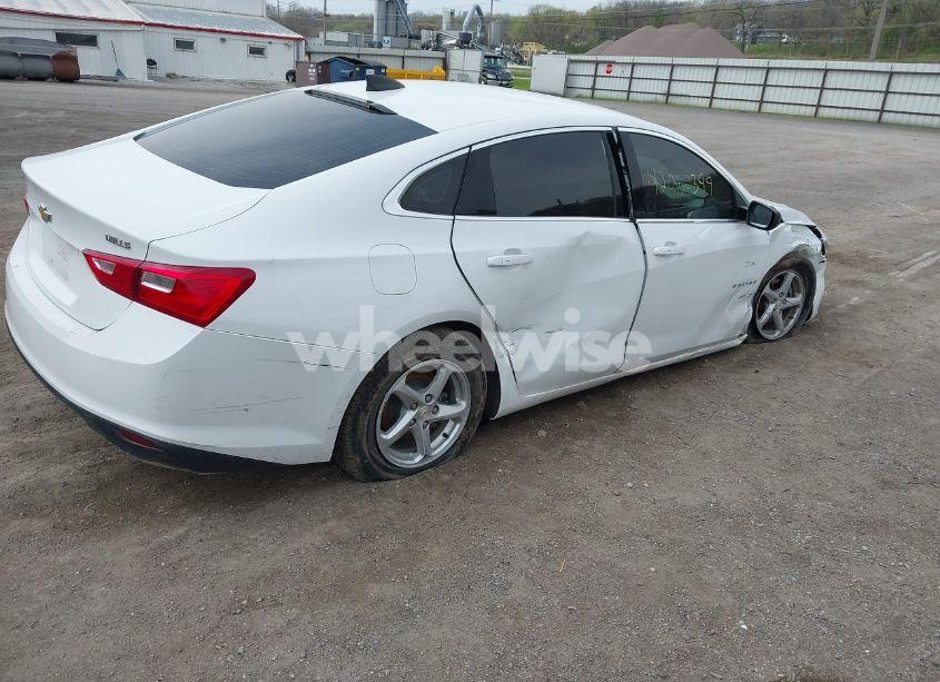 Photo 4 of 2018 Chevrolet Malibu 1LS (VIN 1G1ZB5ST0JF152034)