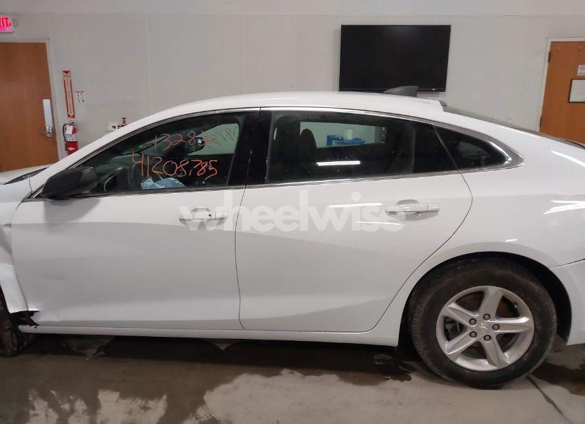Photo 14 of 2020 Chevrolet Malibu LS (VIN 1G1ZB5ST0LF013282)