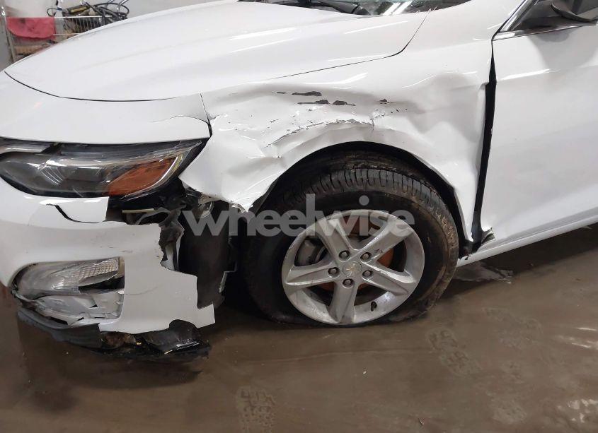 Photo 6 of 2020 Chevrolet Malibu LS (VIN 1G1ZB5ST0LF013282)