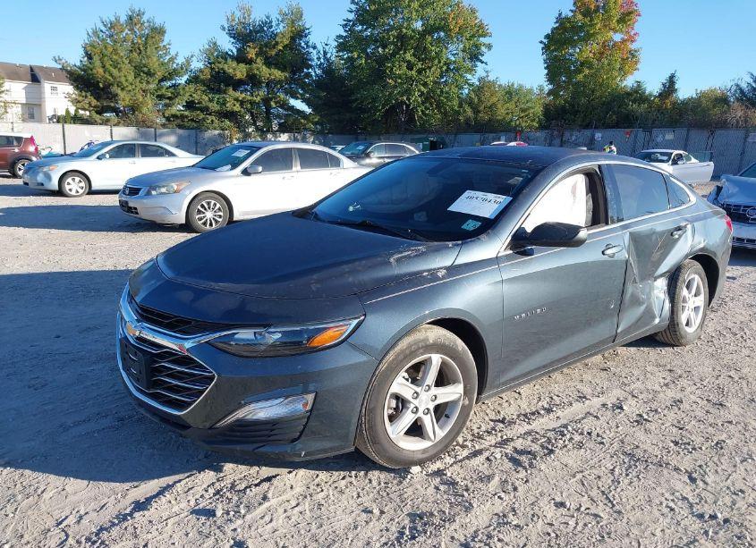 Photo 2 of 2020 Chevrolet Malibu FWD LS (VIN 1G1ZB5ST0LF027585)