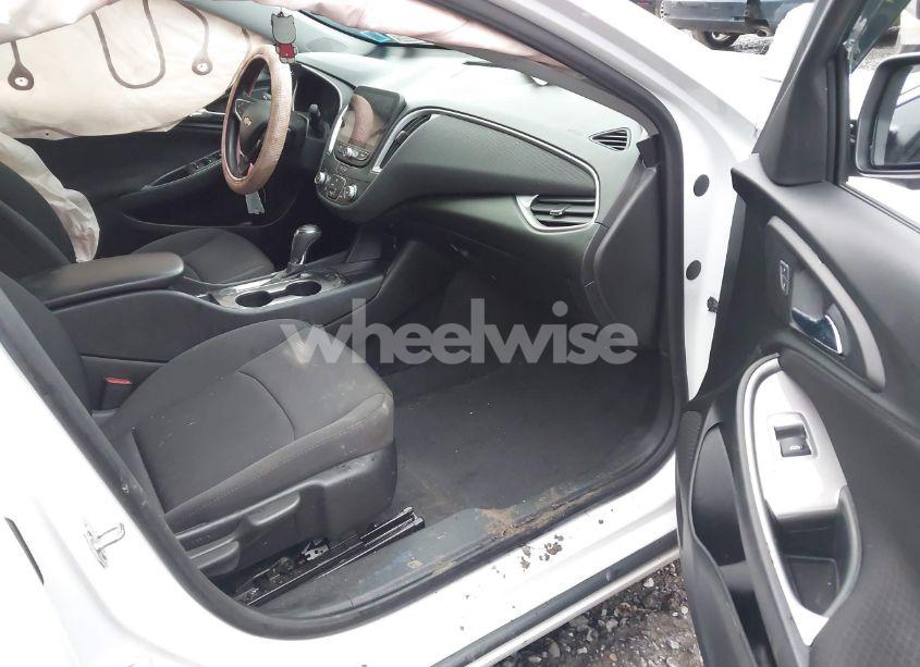 Photo 5 of 2020 Chevrolet Malibu FWD LS (VIN 1G1ZB5ST0LF120381)