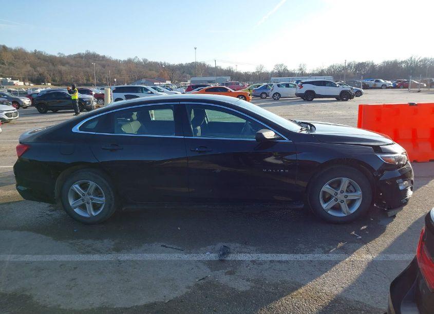 Photo 13 of 2021 Chevrolet Malibu FWD LS (VIN 1G1ZB5ST0MF048194)