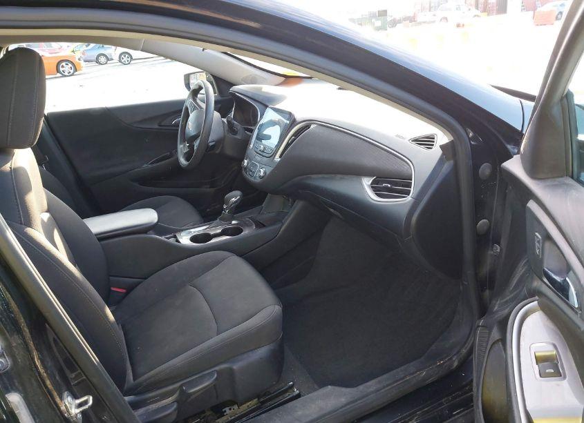 Photo 5 of 2021 Chevrolet Malibu FWD LS (VIN 1G1ZB5ST0MF048194)