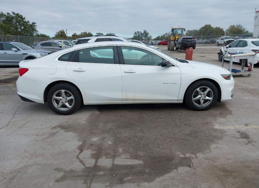 Photo 13 of 2016 Chevrolet Malibu LS (VIN 1G1ZB5ST1GF261174)