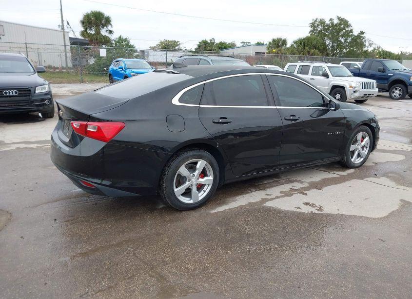 Photo 4 of 2017 Chevrolet Malibu LS (VIN 1G1ZB5ST1HF169709)