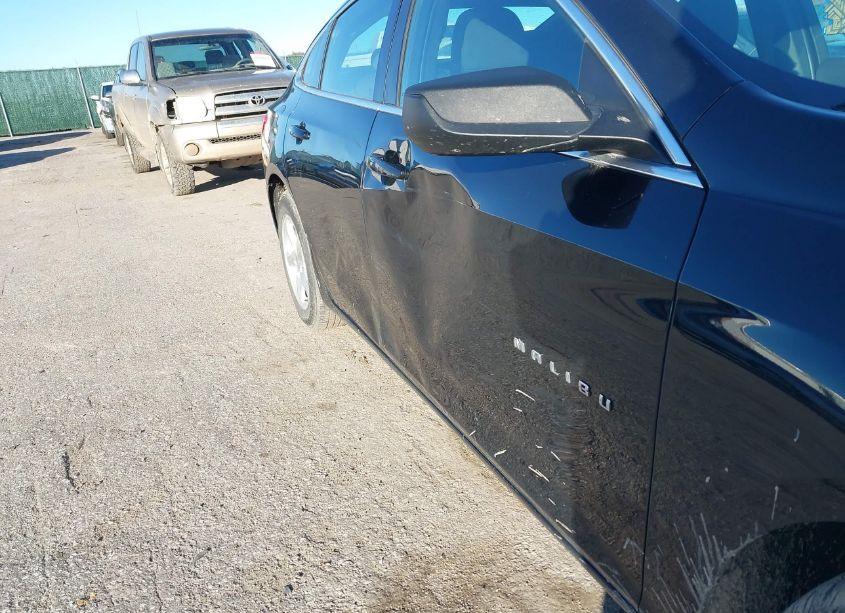 Photo 6 of 2017 Chevrolet Malibu LS (VIN 1G1ZB5ST1HF177003)