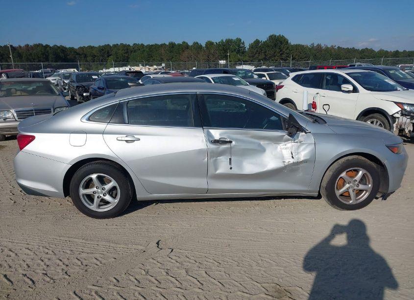 Photo 12 of 2017 Chevrolet Malibu LS (VIN 1G1ZB5ST1HF182198)