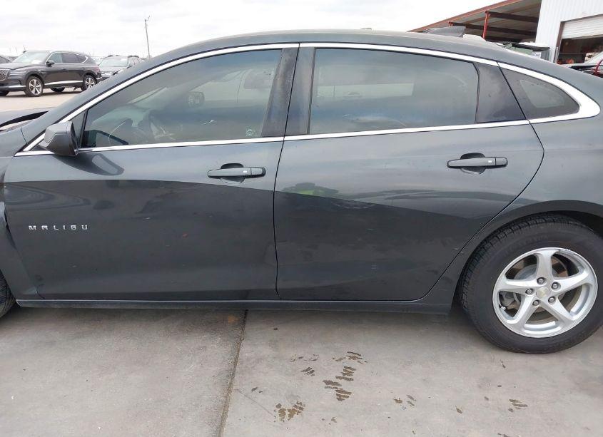 Photo 19 of 2017 Chevrolet Malibu LS (VIN 1G1ZB5ST1HF183027)
