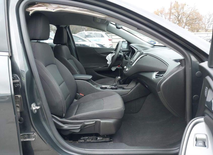 Photo 5 of 2017 Chevrolet Malibu LS (VIN 1G1ZB5ST1HF183027)